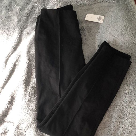 Banana Republic NWT sz 4 black narrow leg, ankle zippers, no pockets, pants - Picture 1 of 10